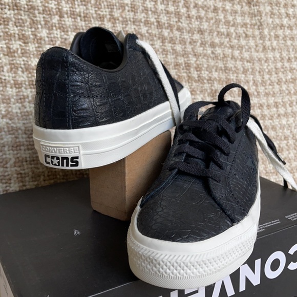 Converse Ctas Hi Black Currant/Black/White WMNS - Picture 10 of 16